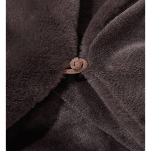 UNHIDE Unhide Lil’ Marsh Blanket in CHOCOLATE BROWN, 50 x 60 NEW RV: $89 - Picture 5 of 6